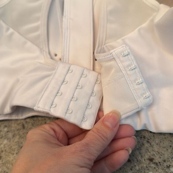 CALIA On The Go Zip Front Sports Bra Size 40E - Picture 6 of 11